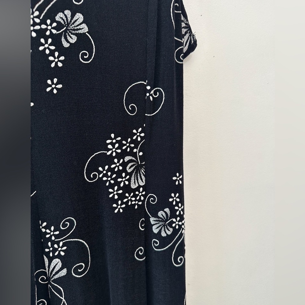 90’s Diamond Brand Dress - Black with white floral- Stretchy- Size Medium - Picture 5 of 11